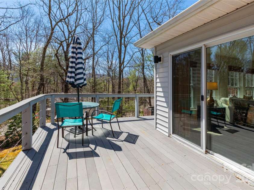 101 Jeanie Avenue, Black Mountain, NC 28711.  MLS# CAR4239479, YatesRealty ID 15995. 