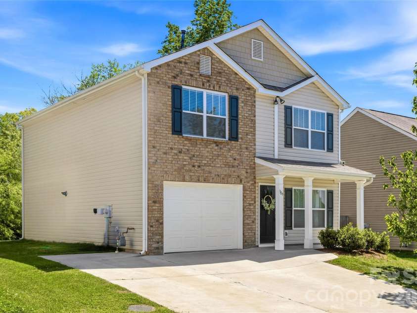 309 Oak Branch Road, Arden, NC 28704.  MLS# CAR4365148, YatesRealty ID 15995. 