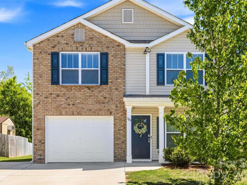 309 Oak Branch Road, Arden, NC 28704.  MLS# CAR4365148, YatesRealty ID 15995. 