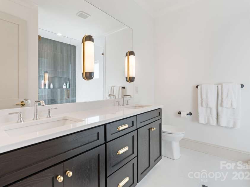 7679 Rabbit Circle, Denver, NC 28037.  MLS# CAR4248734, YatesRealty ID 15997. Full bath