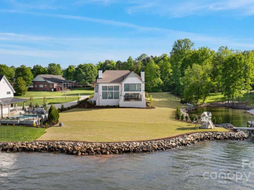 7679 Rabbit Circle, Denver, NC 28037.  MLS# CAR4248734, YatesRealty ID 15997. Imagine having approx. 400' of shoreline