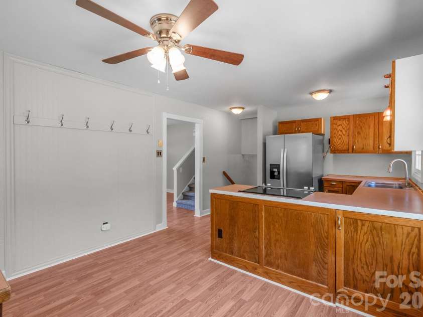 816 Anne Avenue, Waxhaw, NC 28173.  MLS# CAR4368696, YatesRealty ID 15997. 