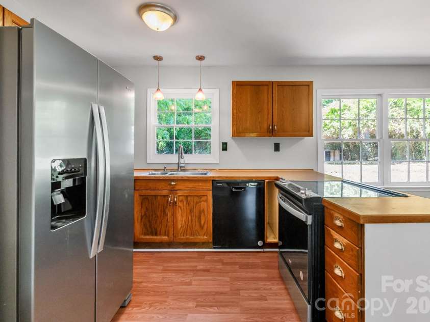 816 Anne Avenue, Waxhaw, NC 28173.  MLS# CAR4368696, YatesRealty ID 15997. 