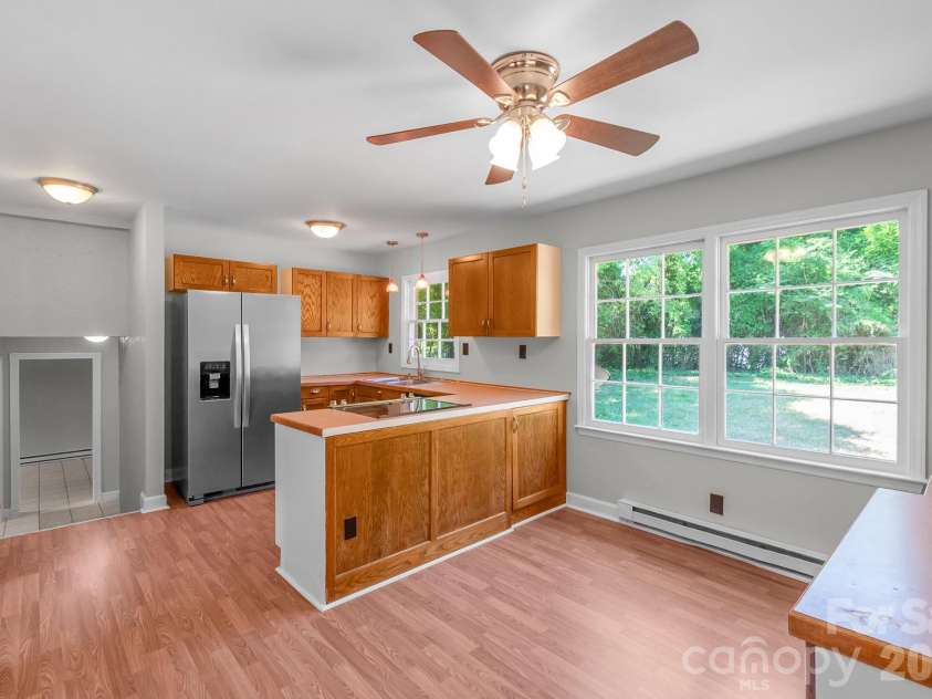 816 Anne Avenue, Waxhaw, NC 28173.  MLS# CAR4368696, YatesRealty ID 15997. 
