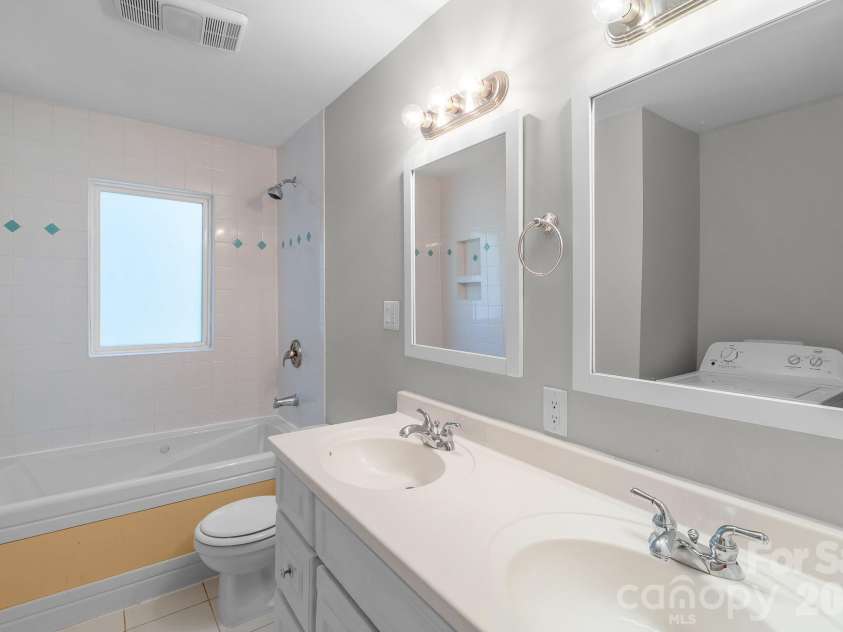 816 Anne Avenue, Waxhaw, NC 28173.  MLS# CAR4368696, YatesRealty ID 15997. 