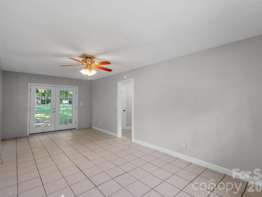 816 Anne Avenue, Waxhaw, NC 28173.  MLS# CAR4368696, YatesRealty ID 15997. 