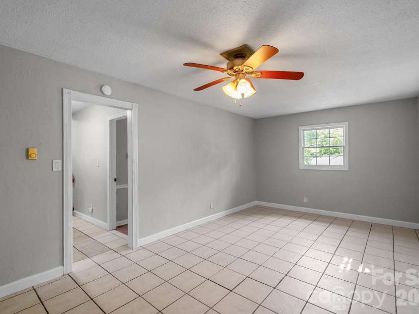 816 Anne Avenue, Waxhaw, NC 28173.  MLS# CAR4368696, YatesRealty ID 15997. 