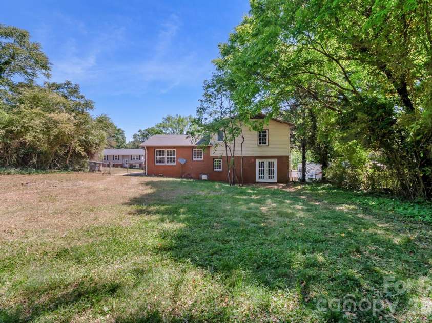 816 Anne Avenue, Waxhaw, NC 28173.  MLS# CAR4368696, YatesRealty ID 15997. 