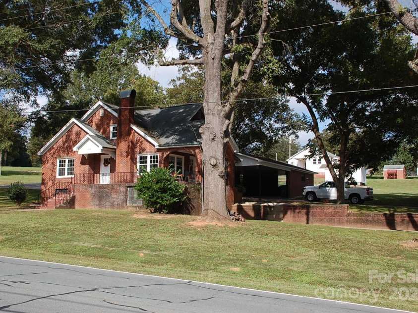 2124 Main Street, Albemarle, NC 28001.  MLS# CAR4188559, YatesRealty ID 15998. 