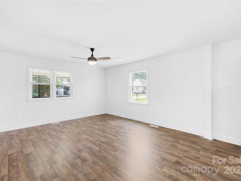 139 5th Street, Huntersville, NC 28078.  MLS# CAR4251418, YatesRealty ID 15999. 