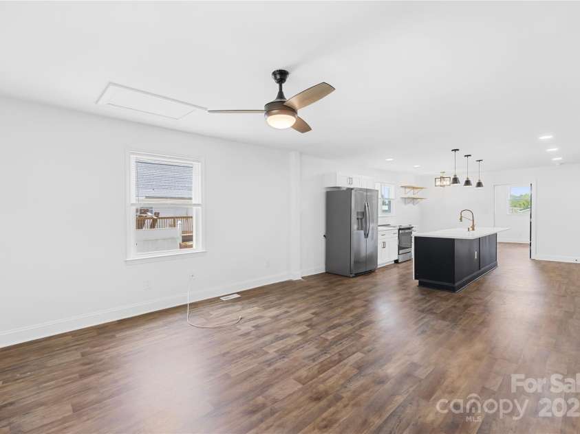 139 5th Street, Huntersville, NC 28078.  MLS# CAR4251418, YatesRealty ID 15999. 