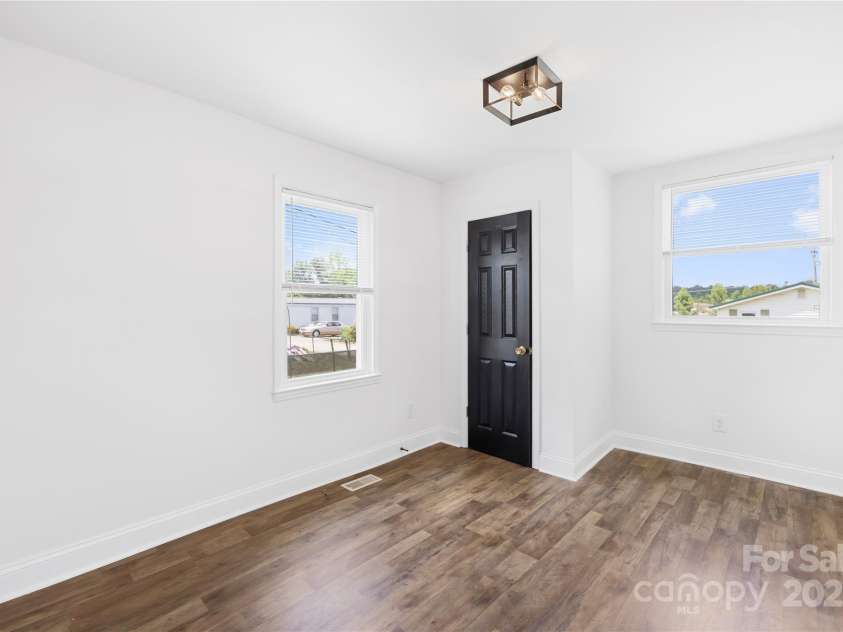 139 5th Street, Huntersville, NC 28078.  MLS# CAR4251418, YatesRealty ID 15999. 