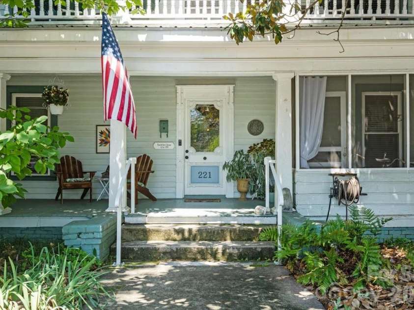 221 Main Street, Clover, SC 29710.  MLS# CAR4400070, YatesRealty ID 16. 