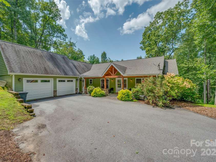 74 Woodlyn Etch Drive, Hendersonville, NC 28792.  MLS# CAR4299485, YatesRealty ID 16. 