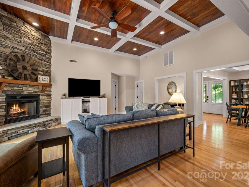 74 Woodlyn Etch Drive, Hendersonville, NC 28792.  MLS# CAR4299485, YatesRealty ID 16. 