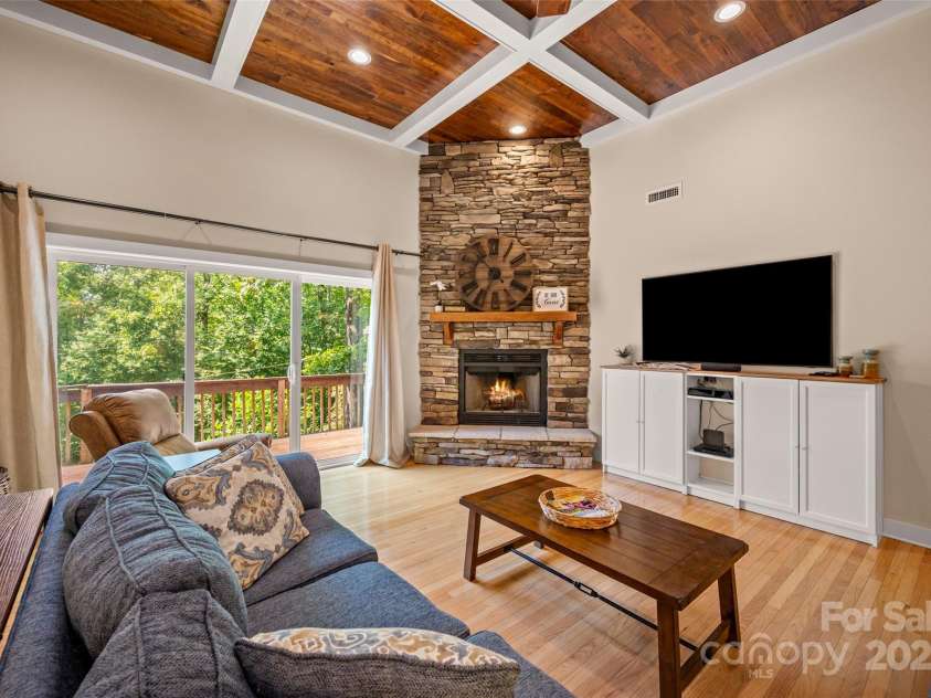 74 Woodlyn Etch Drive, Hendersonville, NC 28792.  MLS# CAR4299485, YatesRealty ID 16. 