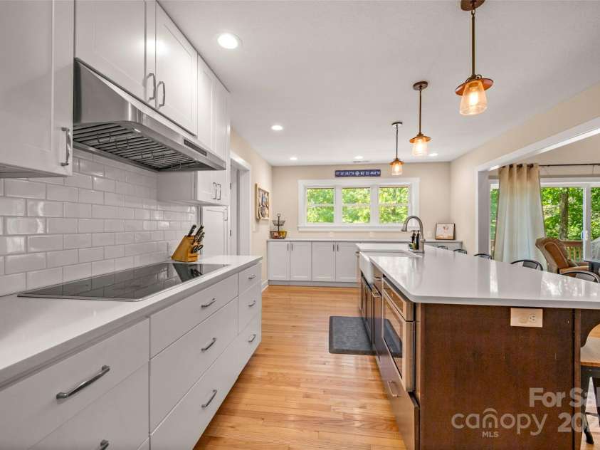 74 Woodlyn Etch Drive, Hendersonville, NC 28792.  MLS# CAR4299485, YatesRealty ID 16. 