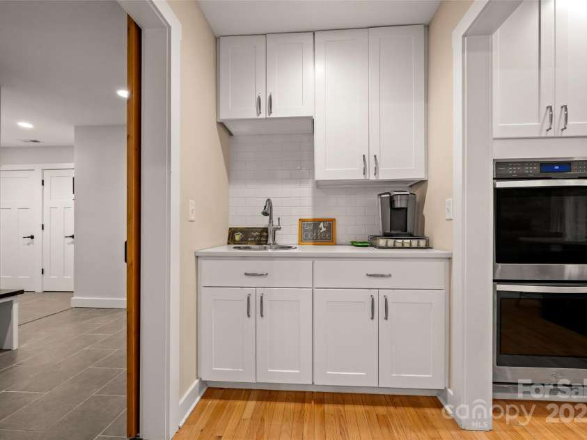 74 Woodlyn Etch Drive, Hendersonville, NC 28792.  MLS# CAR4299485, YatesRealty ID 16. 