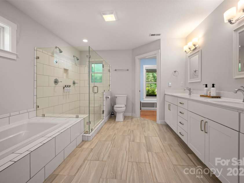 74 Woodlyn Etch Drive, Hendersonville, NC 28792.  MLS# CAR4299485, YatesRealty ID 16. 