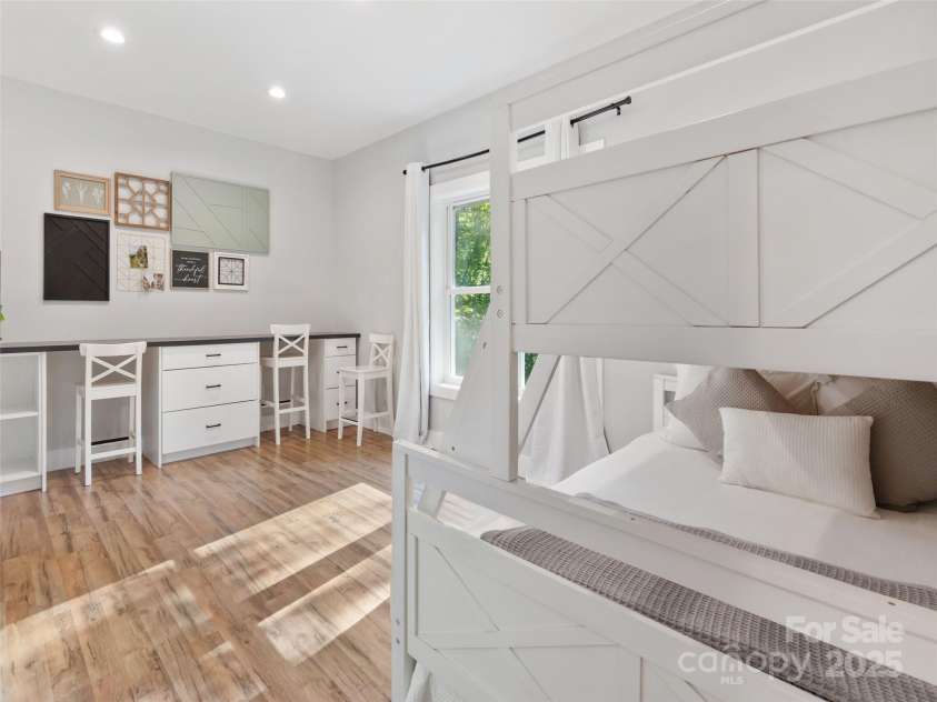 74 Woodlyn Etch Drive, Hendersonville, NC 28792.  MLS# CAR4299485, YatesRealty ID 16. 