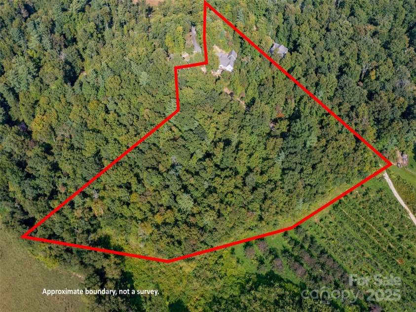 74 Woodlyn Etch Drive, Hendersonville, NC 28792.  MLS# CAR4299485, YatesRealty ID 16. 