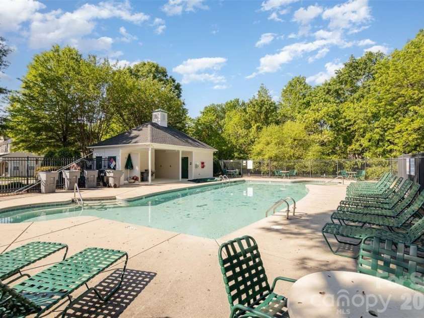 11284 Lions Mane Street, Charlotte, NC 28273.  MLS# CAR4331767, YatesRealty ID 1600. Community pool!