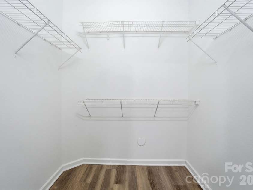 11284 Lions Mane Street, Charlotte, NC 28273.  MLS# CAR4331767, YatesRealty ID 1600. Large walk-in closet in primary suite