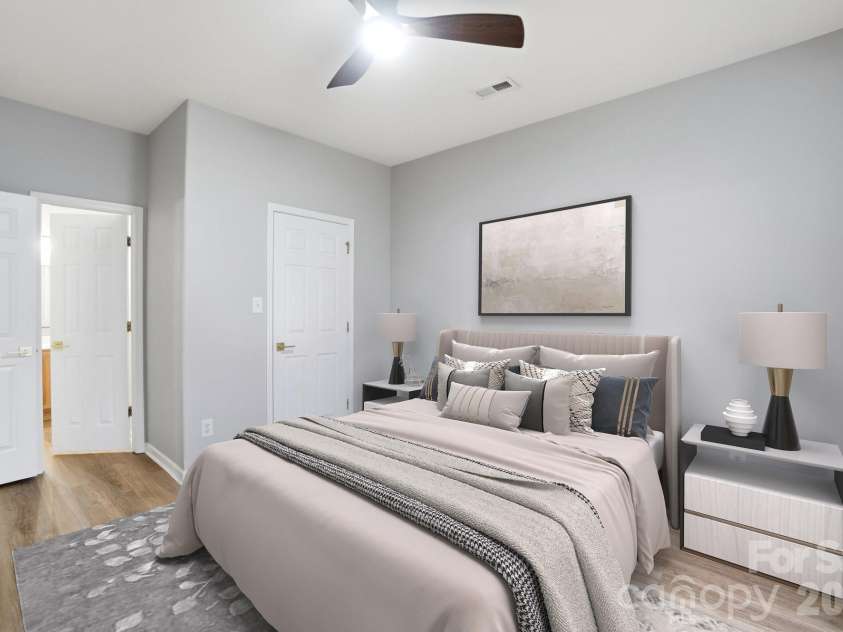 11284 Lions Mane Street, Charlotte, NC 28273.  MLS# CAR4331767, YatesRealty ID 1600. Primary bedroom w/ ensuite bath