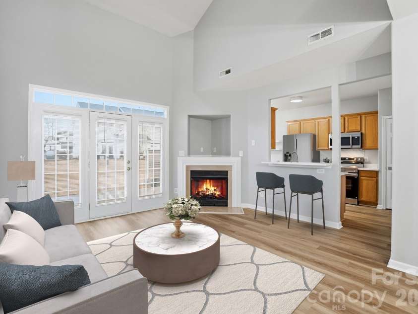 11284 Lions Mane Street, Charlotte, NC 28273.  MLS# CAR4331767, YatesRealty ID 1600. Vaulted two-story living room