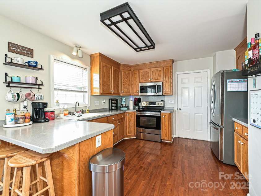364 Holstein Drive, Dallas, NC 28034.  MLS# CAR4218494, YatesRealty ID 1600. 