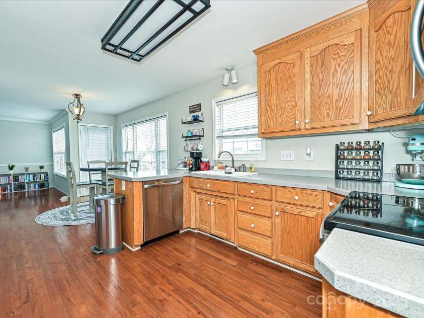 364 Holstein Drive, Dallas, NC 28034.  MLS# CAR4218494, YatesRealty ID 1600. 