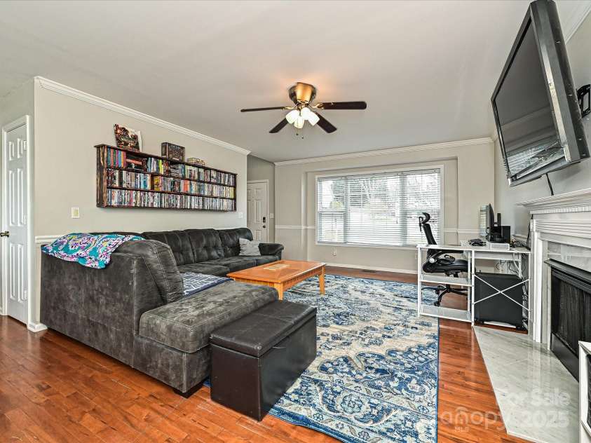364 Holstein Drive, Dallas, NC 28034.  MLS# CAR4218494, YatesRealty ID 1600. 