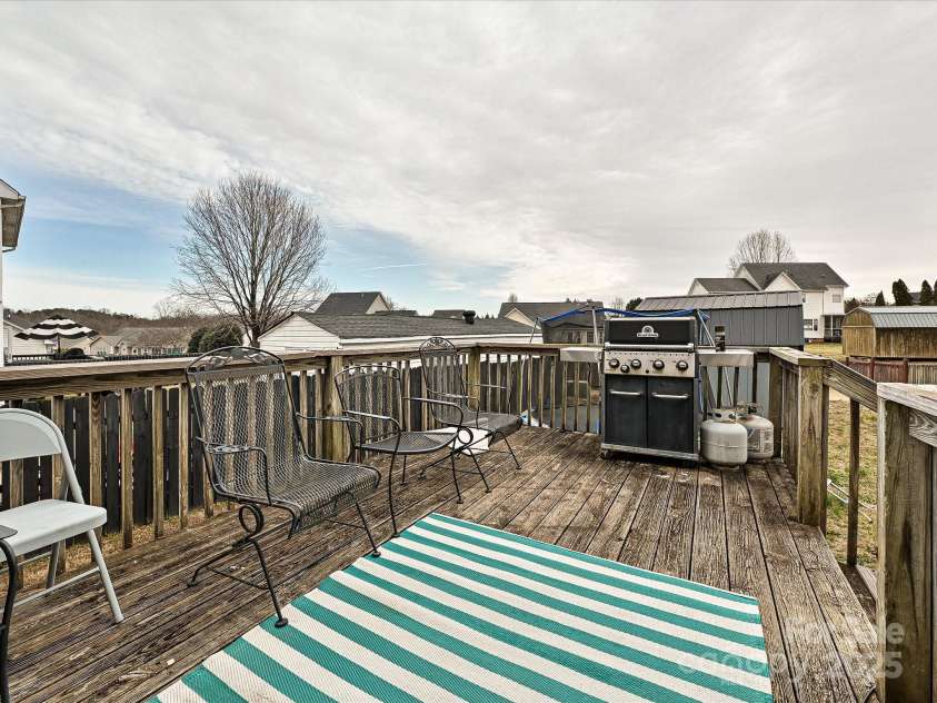 364 Holstein Drive, Dallas, NC 28034.  MLS# CAR4218494, YatesRealty ID 1600. 