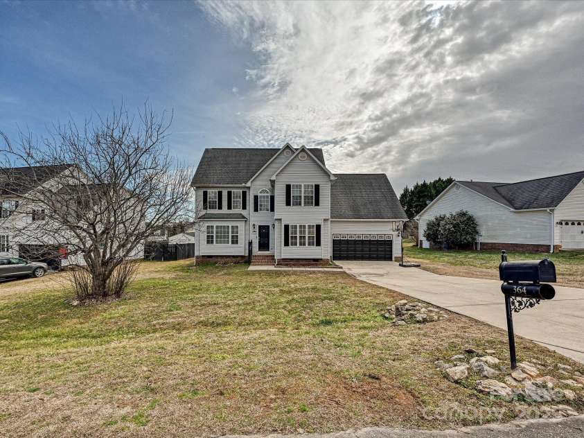 364 Holstein Drive, Dallas, NC 28034.  MLS# CAR4218494, YatesRealty ID 1600. 