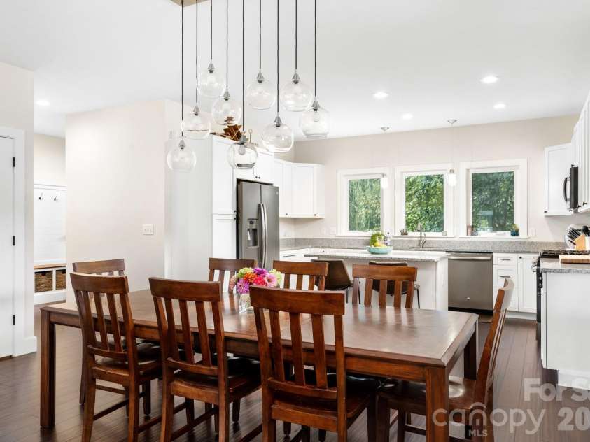 620 Brookshire Street, Asheville, NC 28803.  MLS# CAR4368245, YatesRealty ID 16000. Open Floor Plan