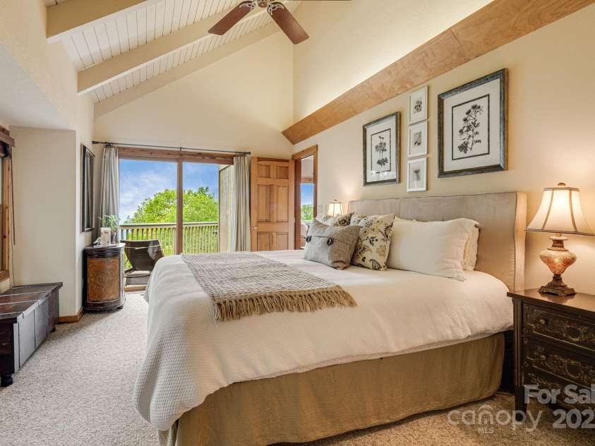 61 Ivy Ridge Road, Burnsville, NC 28714.  MLS# CAR4255054, YatesRealty ID 16001. 