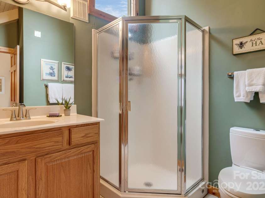 61 Ivy Ridge Road, Burnsville, NC 28714.  MLS# CAR4255054, YatesRealty ID 16001. 