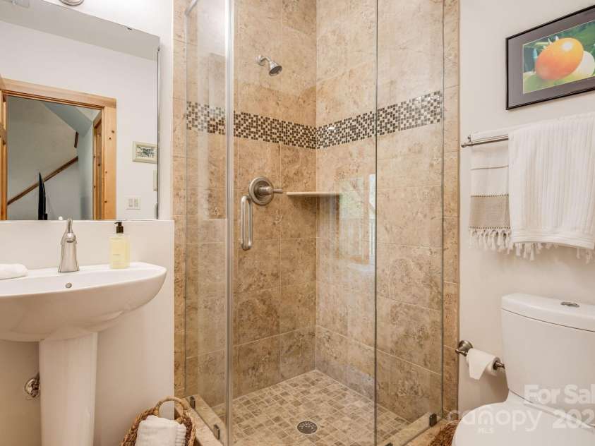 61 Ivy Ridge Road, Burnsville, NC 28714.  MLS# CAR4255054, YatesRealty ID 16001. 