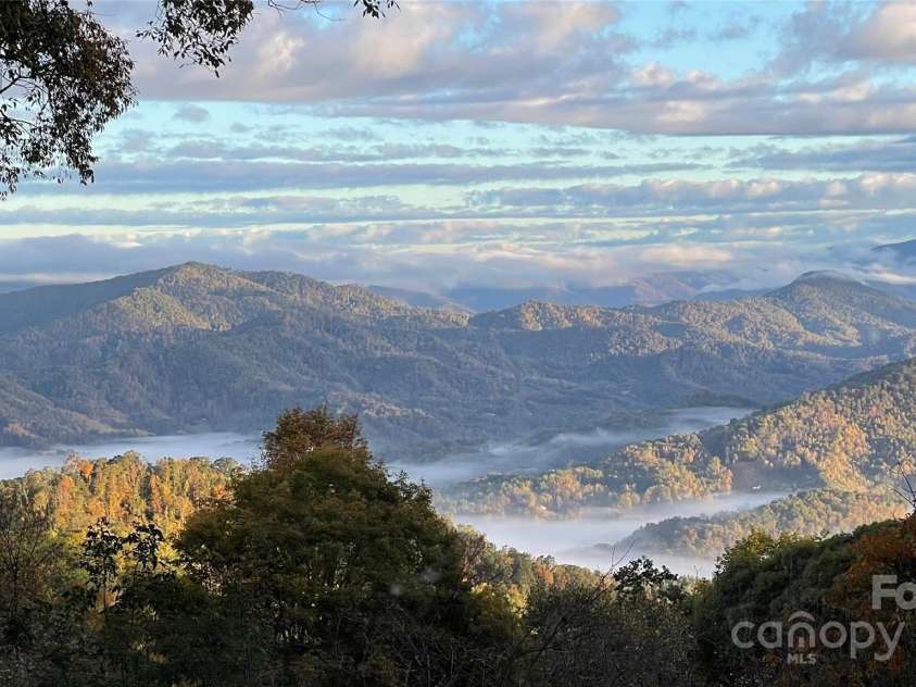 61 Ivy Ridge Road, Burnsville, NC 28714.  MLS# CAR4255054, YatesRealty ID 16001. 