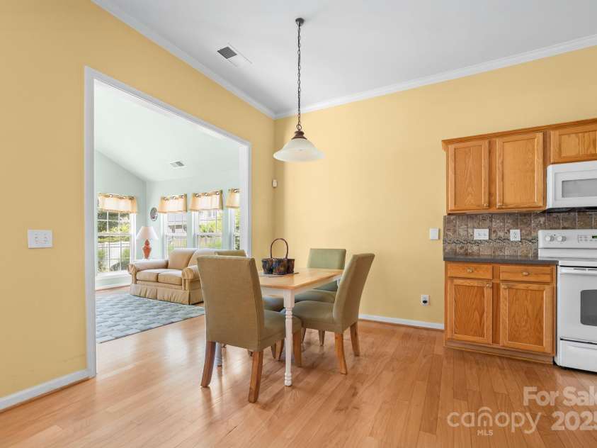 1107 Rachel Anne Drive, Belmont, NC 28012.  MLS# CAR4264432, YatesRealty ID 16002. Breakfast room