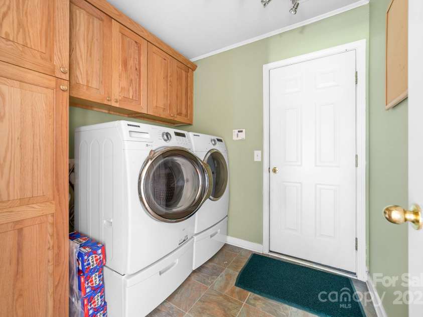 1107 Rachel Anne Drive, Belmont, NC 28012.  MLS# CAR4264432, YatesRealty ID 16002. Laundry room