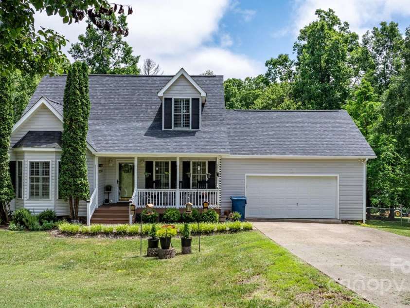 1321 Birch Drive, Morganton, NC 28655.  MLS# CAR4262868, YatesRealty ID 16003. 