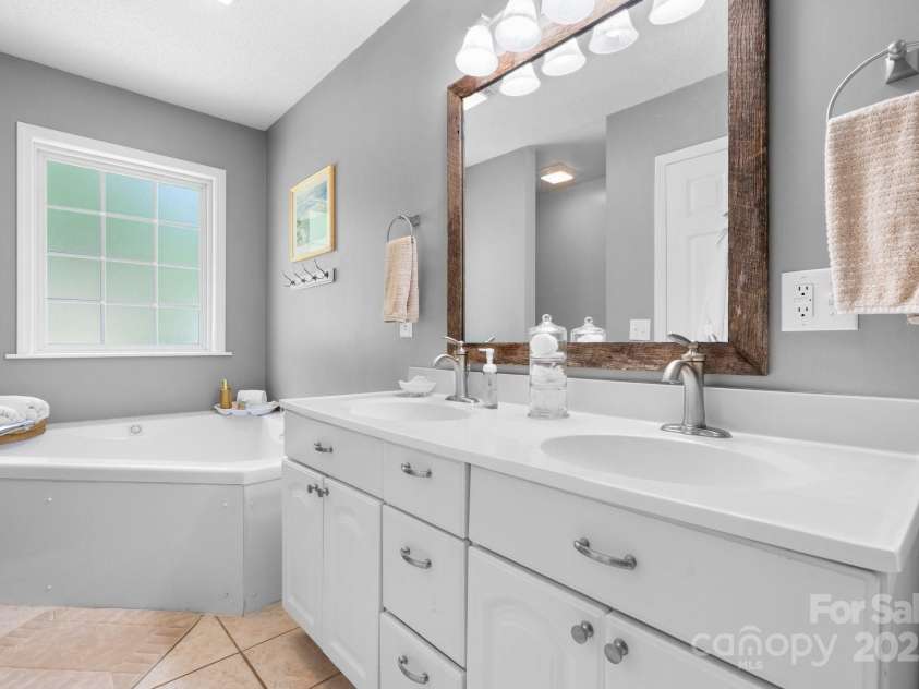 1321 Birch Drive, Morganton, NC 28655.  MLS# CAR4262868, YatesRealty ID 16003. 