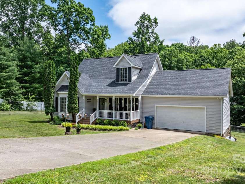 1321 Birch Drive, Morganton, NC 28655.  MLS# CAR4312396, YatesRealty ID 16003. 