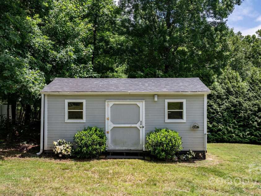 1321 Birch Drive, Morganton, NC 28655.  MLS# CAR4312396, YatesRealty ID 16003. 