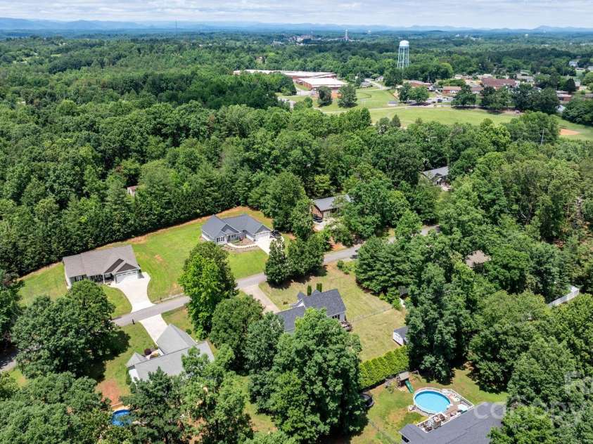 1321 Birch Drive, Morganton, NC 28655.  MLS# CAR4312396, YatesRealty ID 16003. 