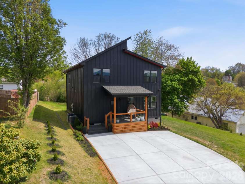 30 First Street, Canton, NC 28716.  MLS# CAR4369864, YatesRealty ID 16004. 