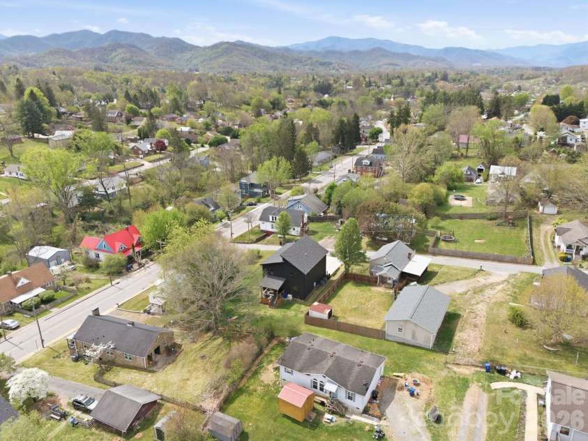 30 First Street, Canton, NC 28716.  MLS# CAR4369864, YatesRealty ID 16004. 