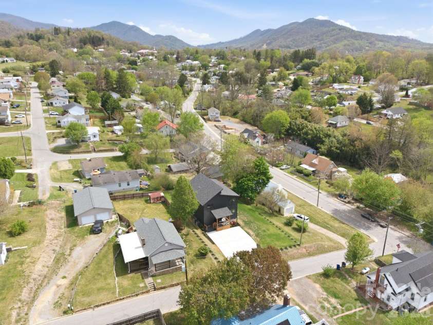 30 First Street, Canton, NC 28716.  MLS# CAR4369864, YatesRealty ID 16004. 
