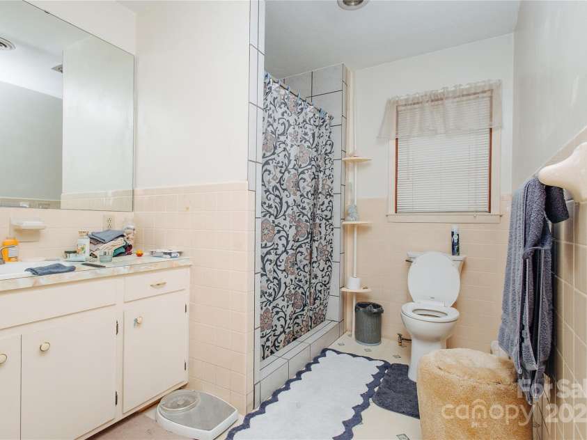 773 Peppers Creek Road, Marion, NC 28752.  MLS# CAR4260687, YatesRealty ID 16005. 